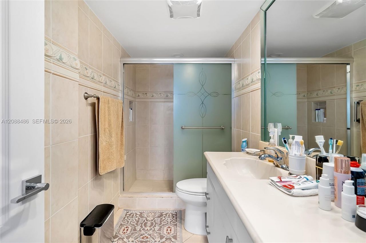 250 174th St , Unit 1704, Sunny Isles Beach, FL 33160 Photo