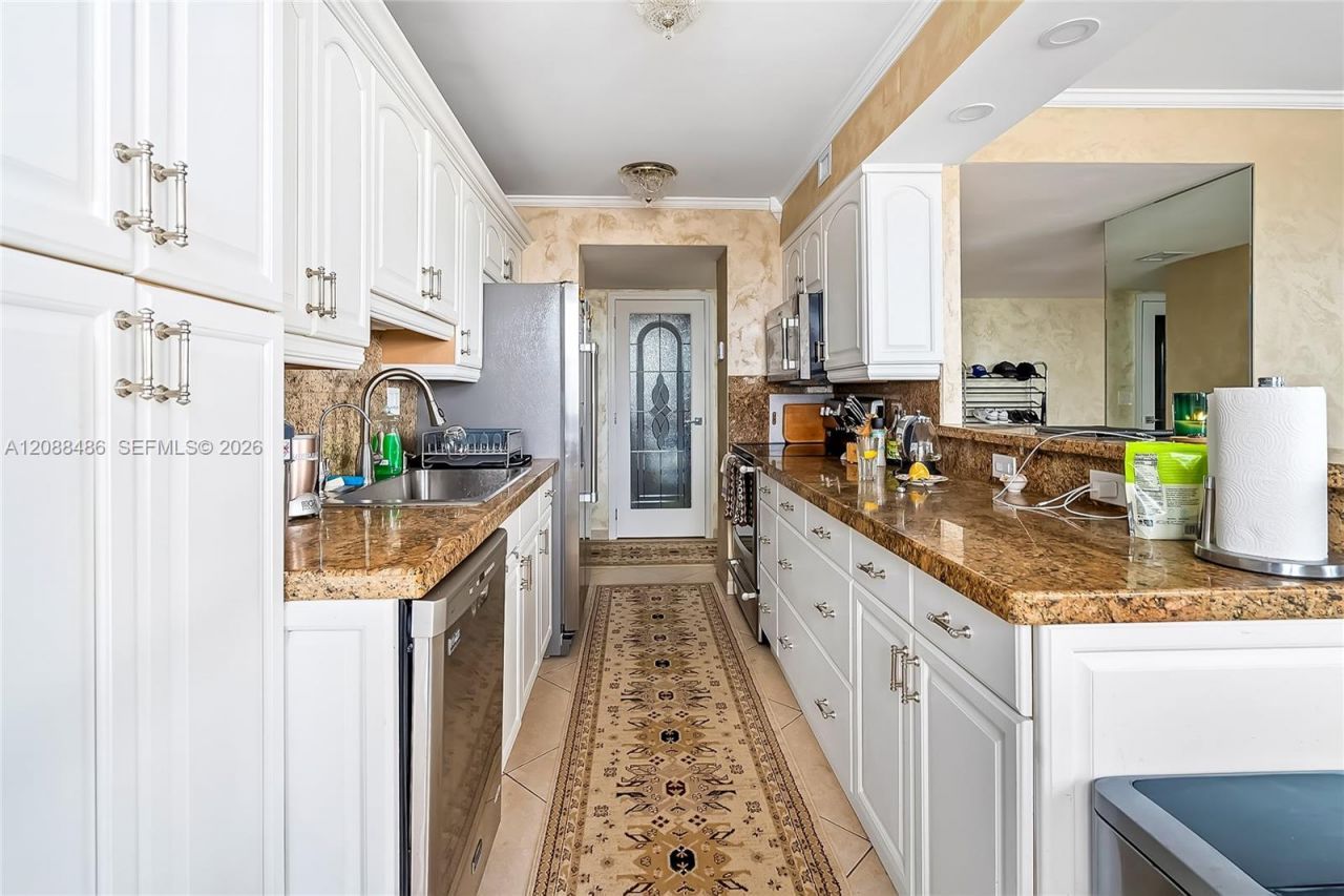 250 174th St , Unit 1704, Sunny Isles Beach, FL 33160 Photo