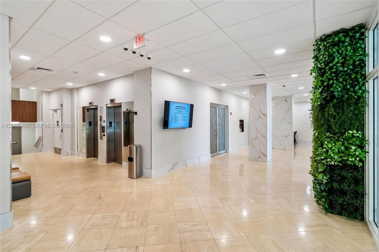 250 174th St , Unit 1704, Sunny Isles Beach, FL 33160 Photo