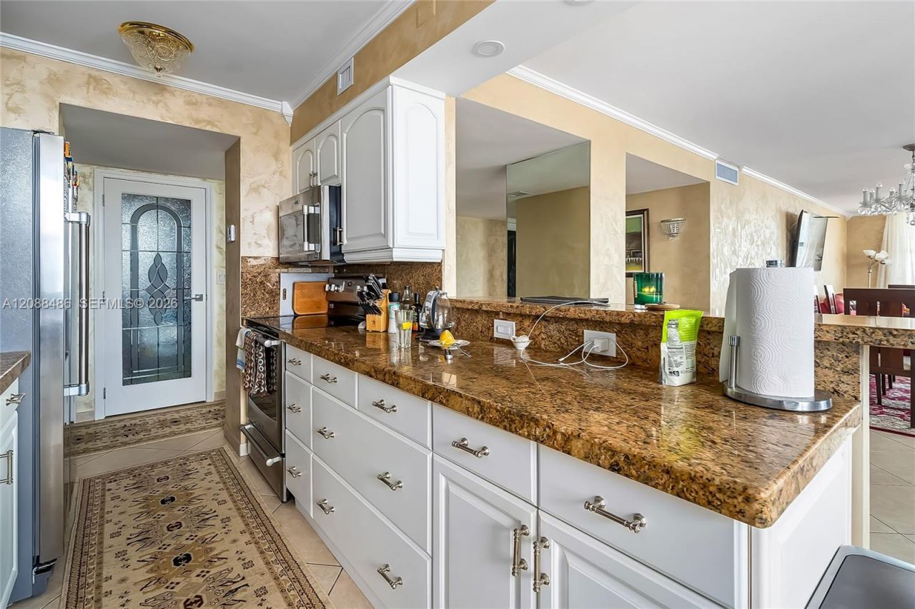 250 174th St , Unit 1704, Sunny Isles Beach, FL 33160 Photo