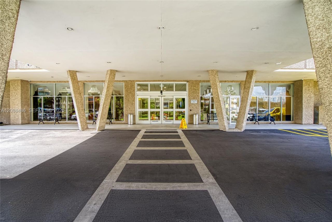 250 174th St , Unit 1704, Sunny Isles Beach, FL 33160 Photo