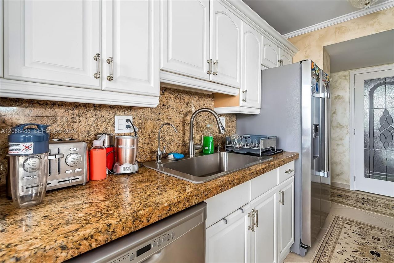 250 174th St , Unit 1704, Sunny Isles Beach, FL 33160 Photo