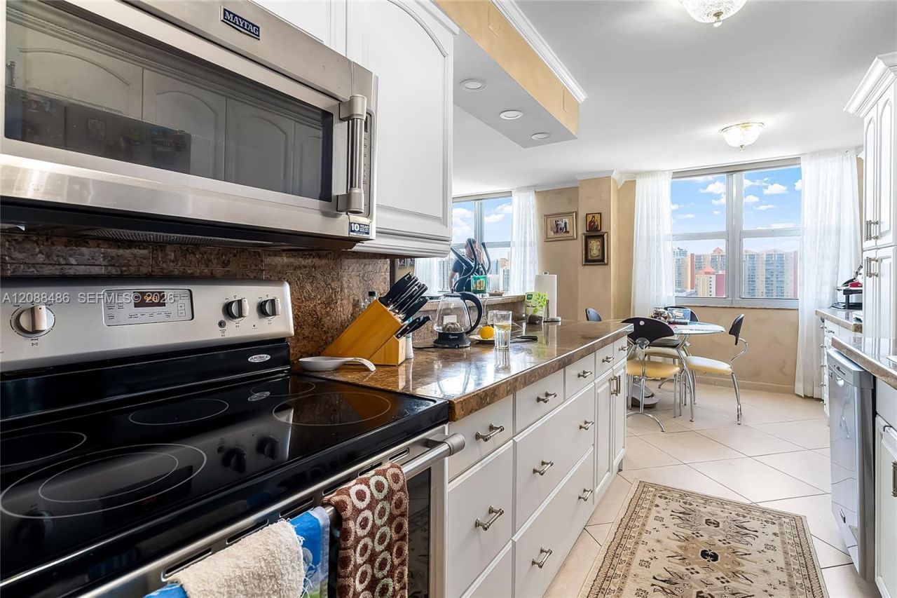 250 174th St , Unit 1704, Sunny Isles Beach, FL 33160 Photo