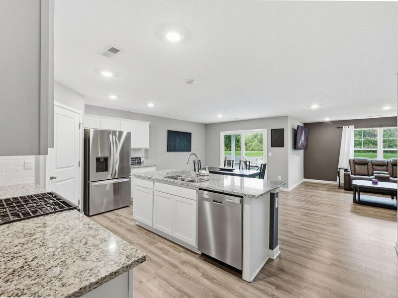 3823 Alledonia Drive, Grove City, OH 43123 Photo 8