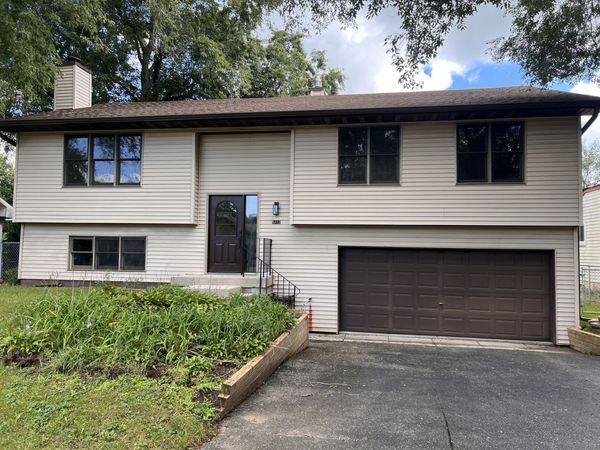 5312 W Lake Shore Drive W, Oakwood Hills, IL 60013