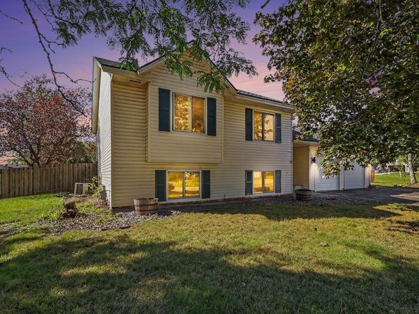 7850 Grinnell Court E, Lakeville, MN 55044