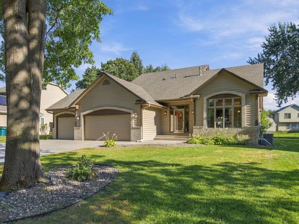 490 Hawthorn Road , Lino Lakes, MN 55014