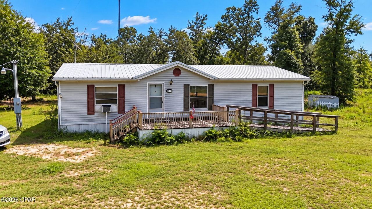 976 Sorrento Avenue, Alford, FL 32420 Main Photo