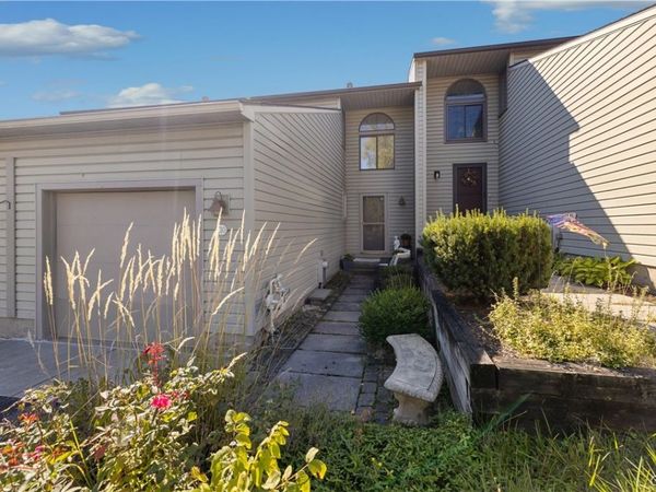 130 Lookout Circle , Syracuse, NY 13209
