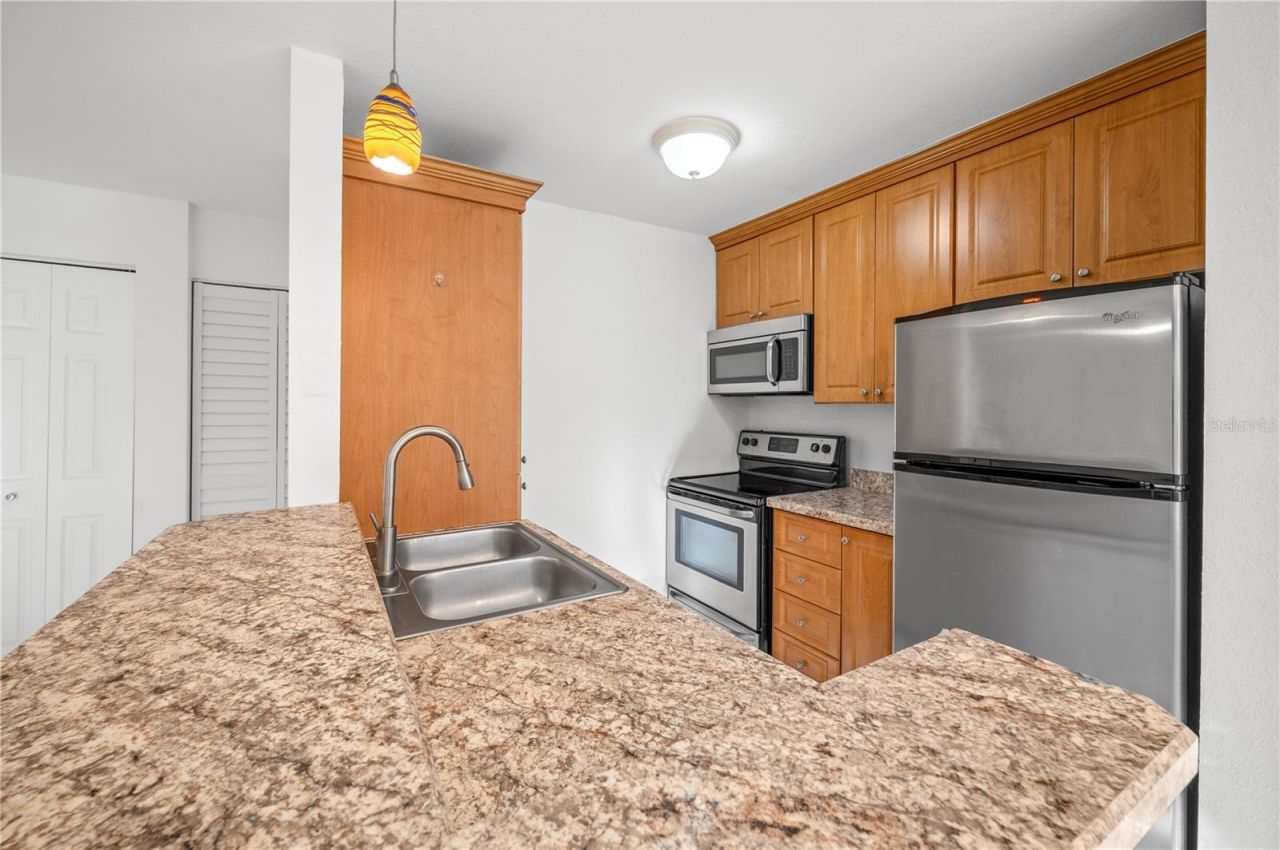 850 S Tamiami Trail , Unit 530, Sarasota, FL 34236 Photo