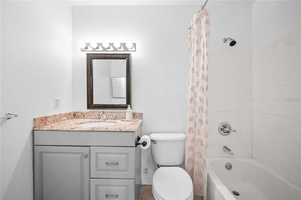 850 S Tamiami Trail , Unit 530, Sarasota, FL 34236 Photo