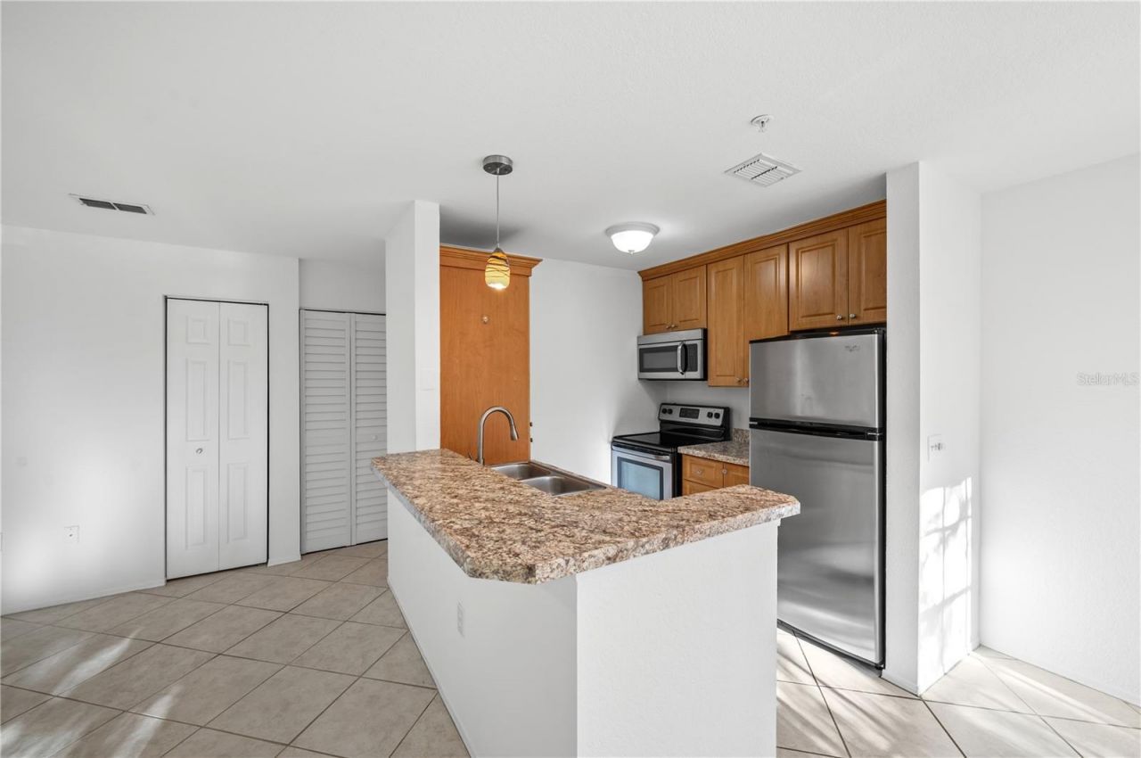850 S Tamiami Trail , Unit 530, Sarasota, FL 34236 Photo