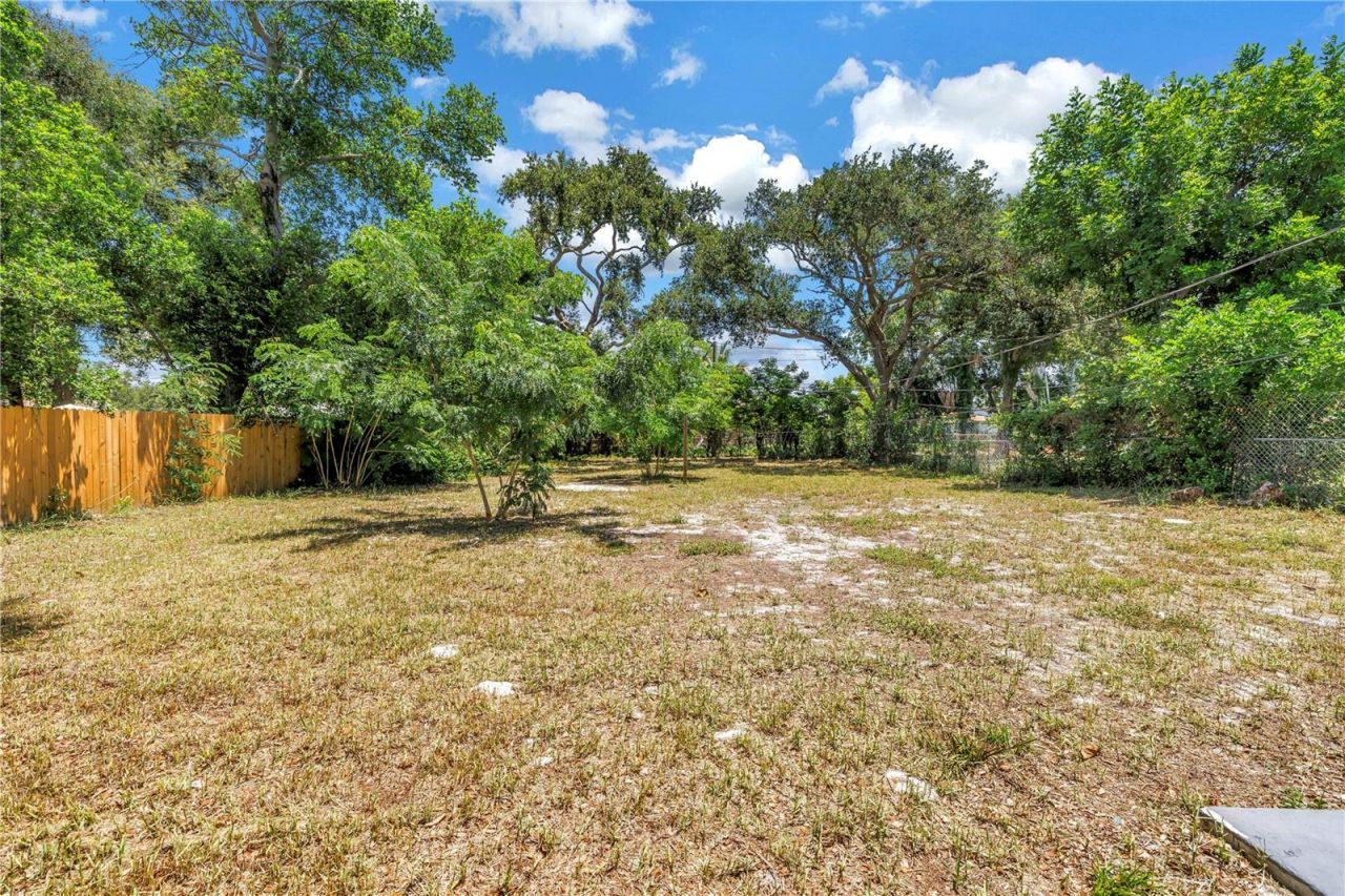 930 Alcazar Way S, Saint Petersburg, FL 33705 Photo