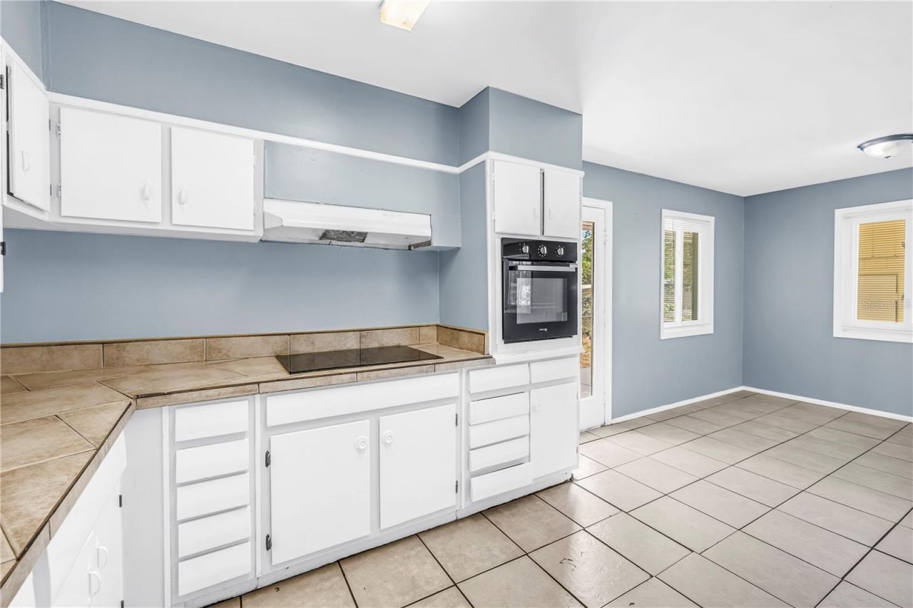 930 Alcazar Way S, Saint Petersburg, FL 33705 Photo