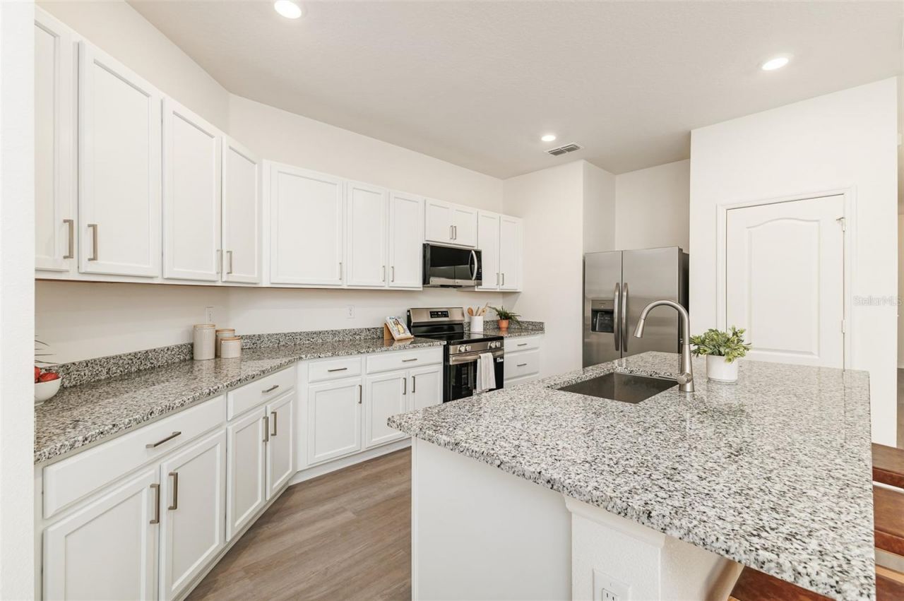 1525 Mattie Pointe Place, Auburndale, FL 33823 Photo