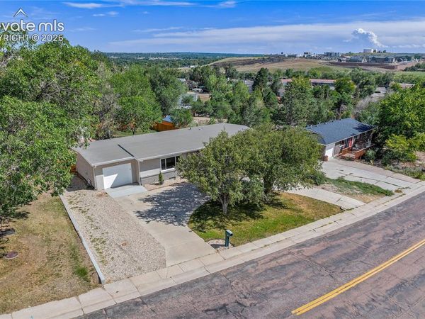 609 Crestridge Avenue, Colorado Springs, CO 80906