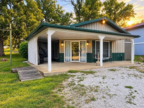 720 MAIN Street, Warsaw, IL 62379