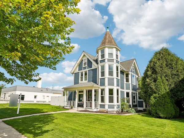 910 N Wisconsin St, Port Washington, WI 53074