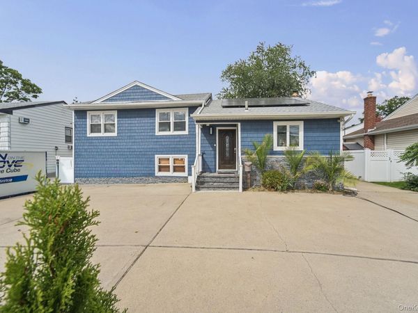 1575 Prospect Avenue , East Meadow, NY 11554