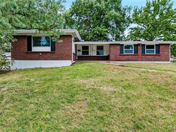11097 Worchester Drive , St Louis, MO 63136