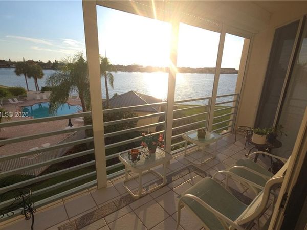 7974 SAILBOAT KEY BLVD, Unit 202, Saint Petersburg, FL 33707