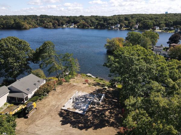 133 Lakeshore, Blackstone, MA 01504