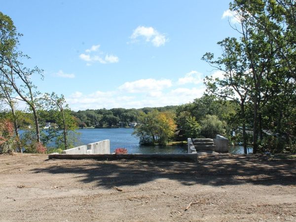 133 Lakeshore, Blackstone, MA 01504