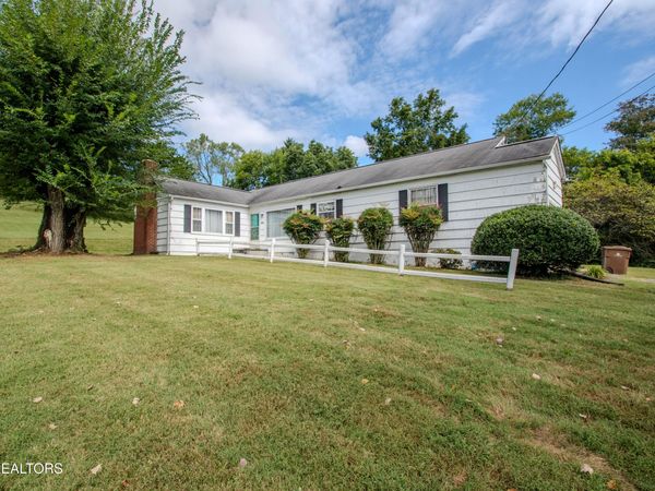 2504 Pleasant View Rd, Knoxville, TN 37914
