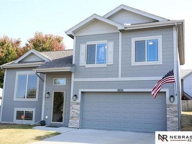 8414 Baker Street, Omaha, NE 68122