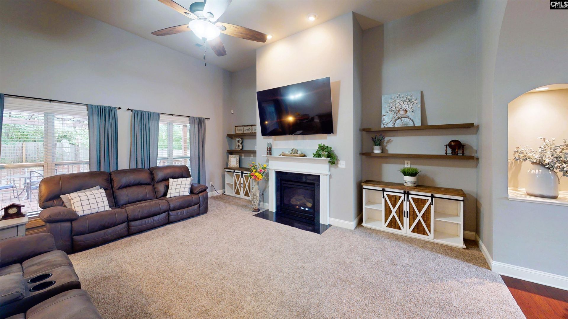 211 Bronze Drive Photo 6