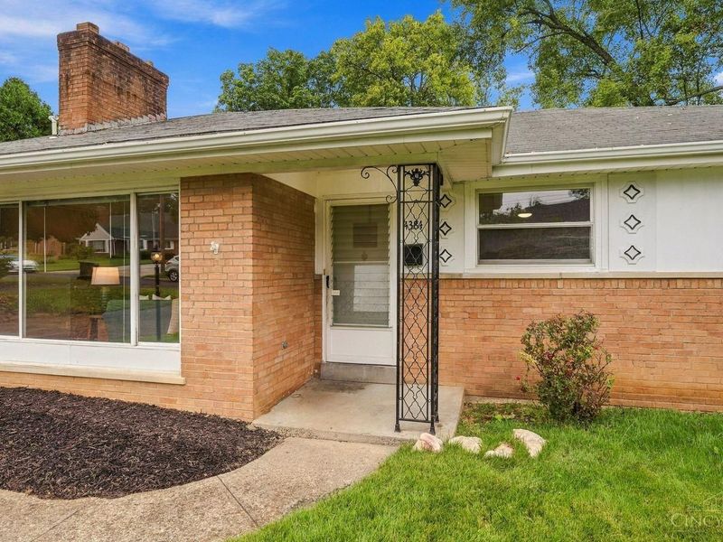 4384 Yakima Drive, Sycamore Township, OH 45236 Photo 2