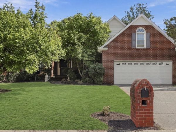 2815 Standing Bear Way , Murfreesboro, TN 37127