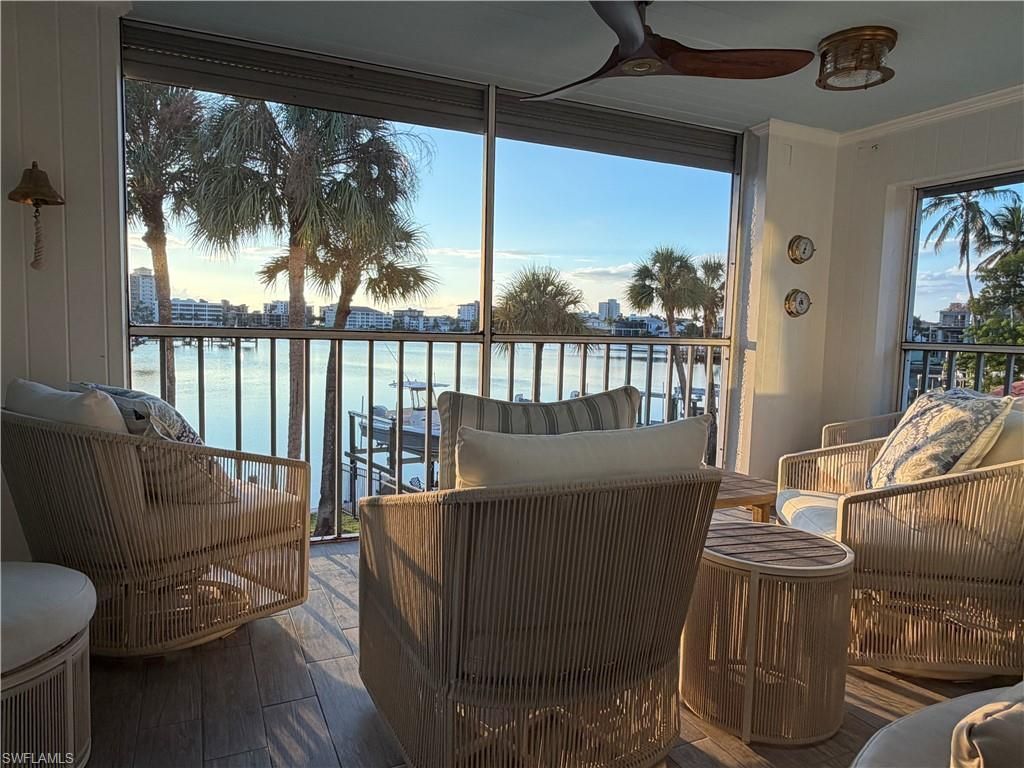 9101 Vanderbilt Dr , Unit 204, Naples, FL 34108 Photo