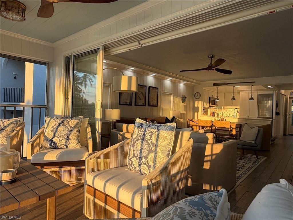 9101 Vanderbilt Dr , Unit 204, Naples, FL 34108 Photo