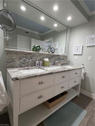 9101 Vanderbilt Dr , Unit 204, Naples, FL 34108 Photo