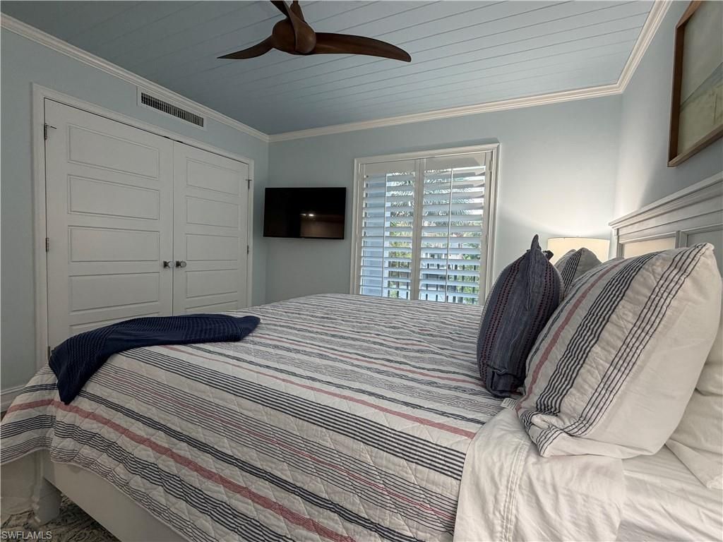 9101 Vanderbilt Dr , Unit 204, Naples, FL 34108 Photo