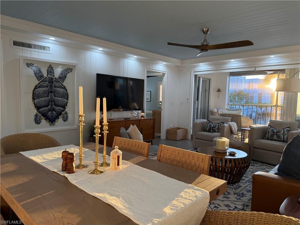 9101 Vanderbilt Dr , Unit 204, Naples, FL 34108 Photo