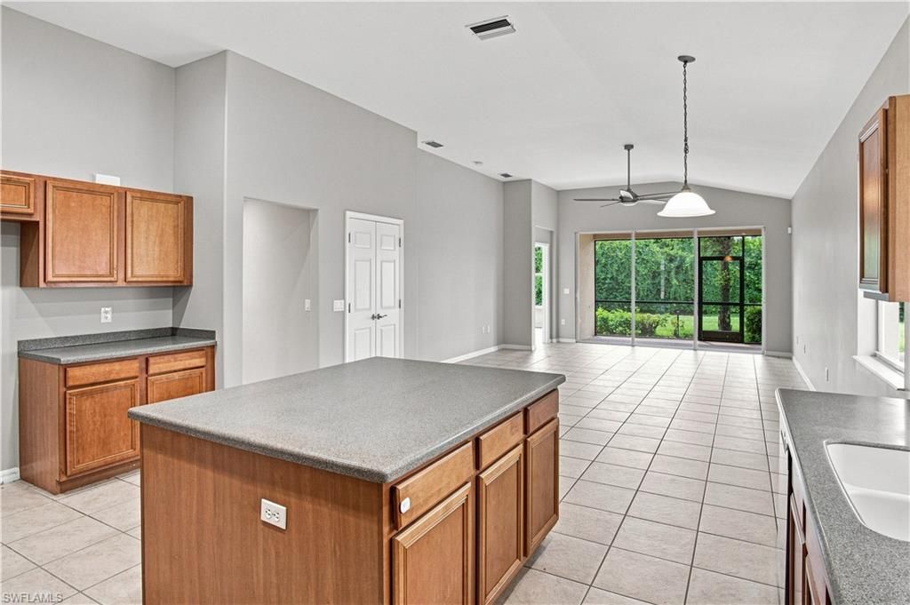 2022 Fairmont Ln, Naples, FL 34120 Photo