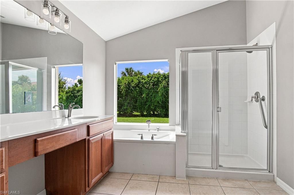 2022 Fairmont Ln, Naples, FL 34120 Photo