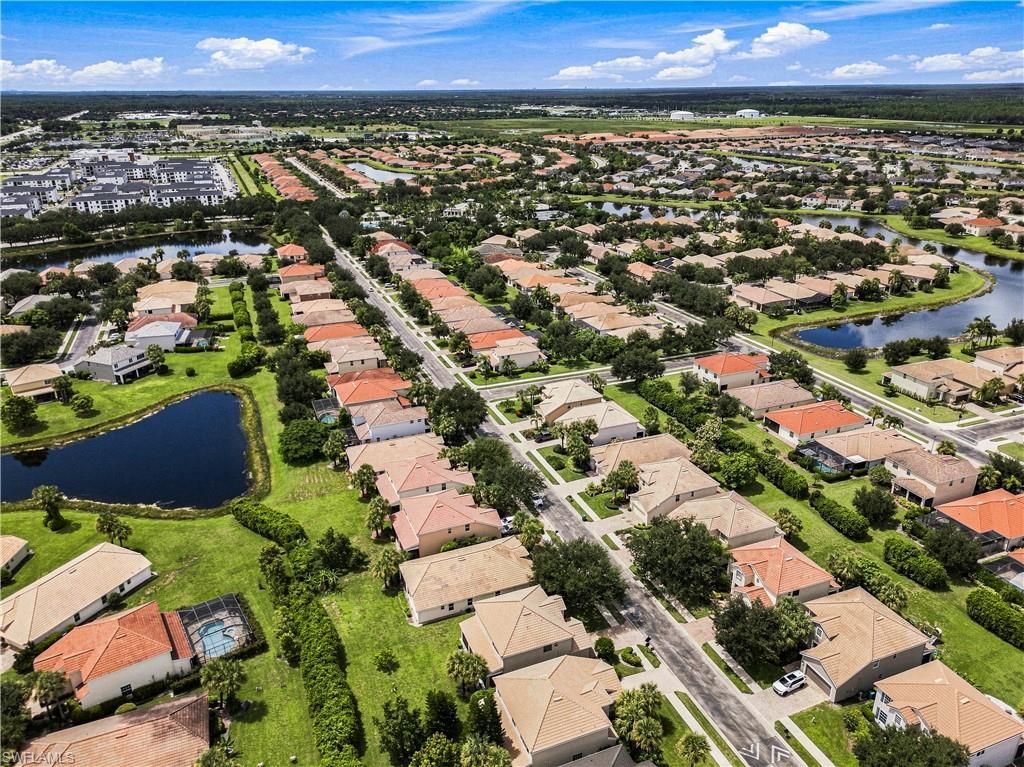 2022 Fairmont Ln, Naples, FL 34120 Photo