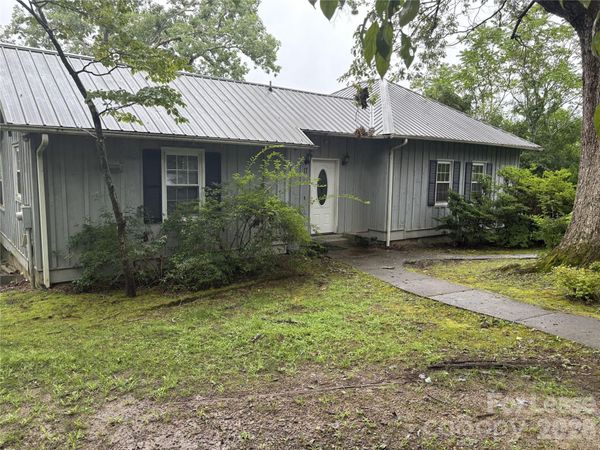 14 E Boxwood Loop , Flat Rock, NC 28731