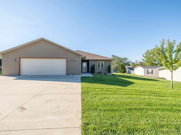 605 Blue Heron Road , Arnolds Park, IA 51331