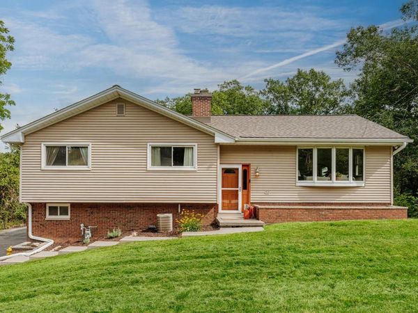228 N Sawyer ROAD, Summit, WI 53066