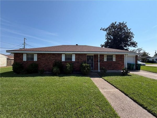 100 CLEMSON Place , Kenner, LA 70065