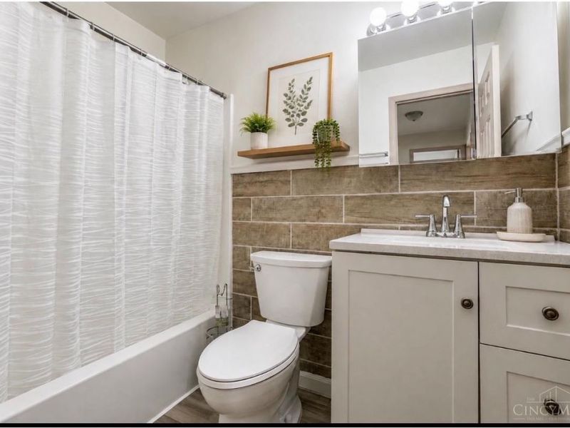 3065 Aquadale Lane, Cincinnati, OH 45211 Photo 18