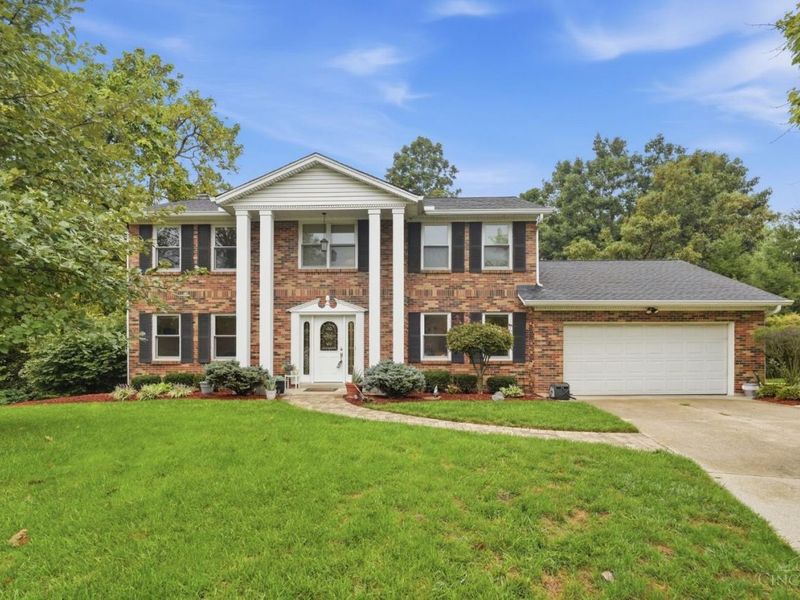 10033 Cliffwood Court, West Chester, OH 45241 Photo 2