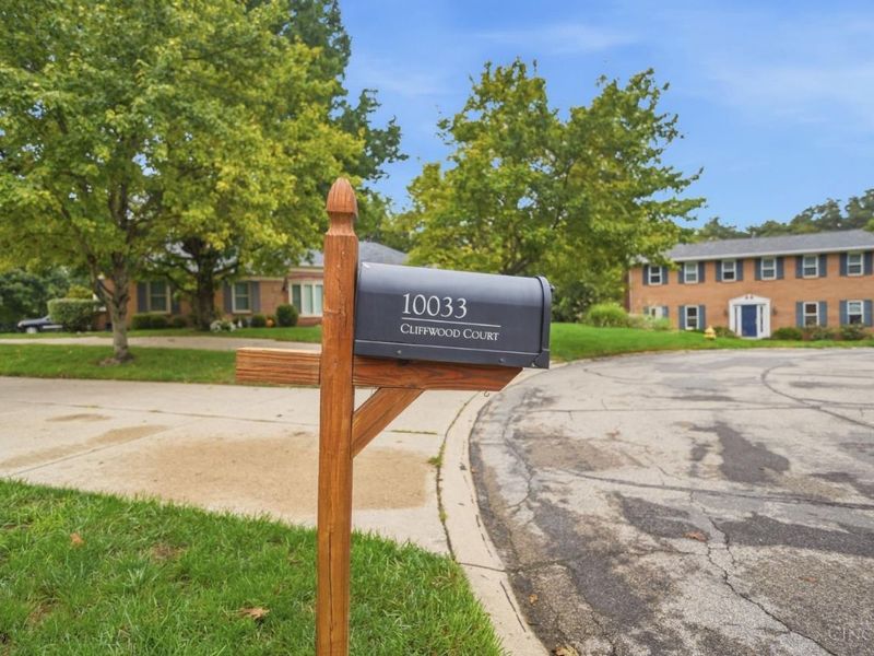 10033 Cliffwood Court, West Chester, OH 45241 Photo 4