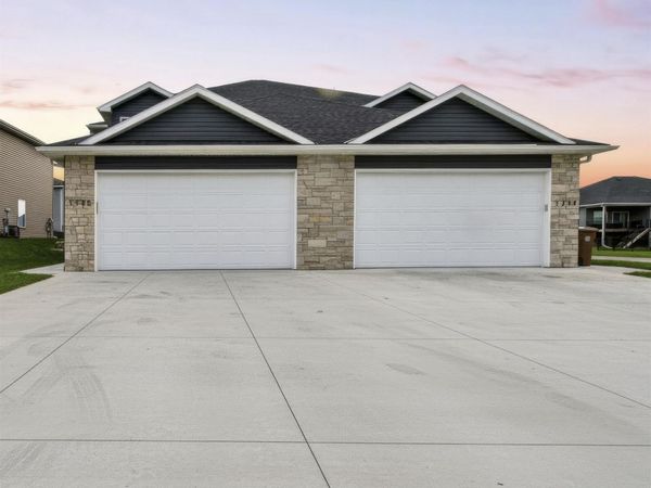 1740 NW 52nd Street, Lincoln, NE 68528