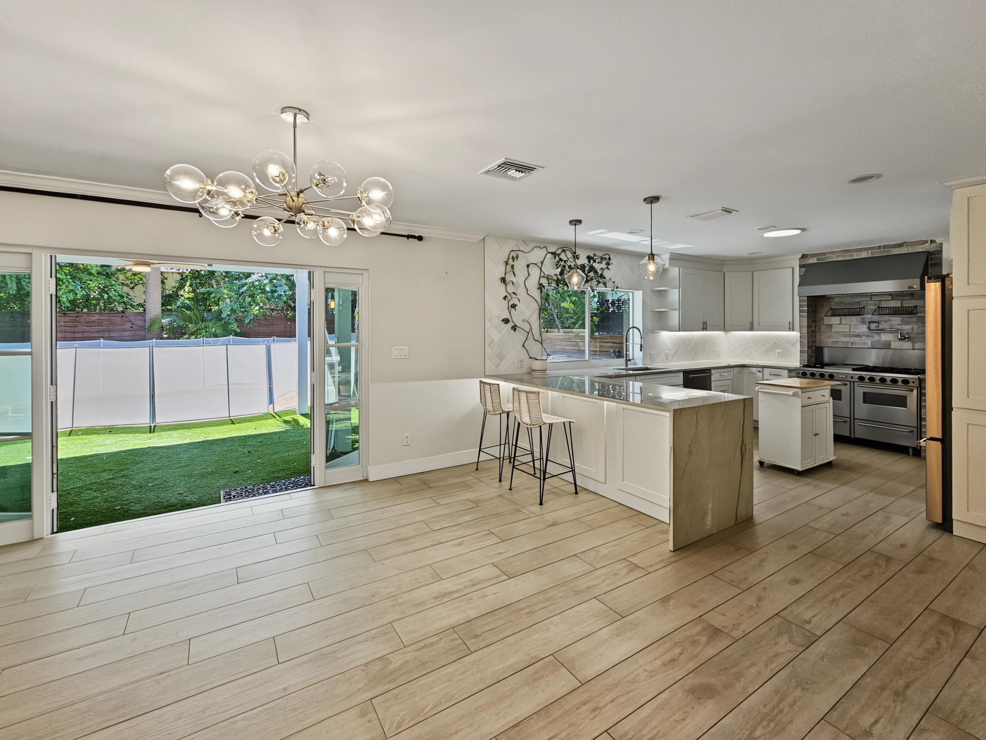 2411 S Olive Avenue, West Palm Beach, FL 33401 Photo