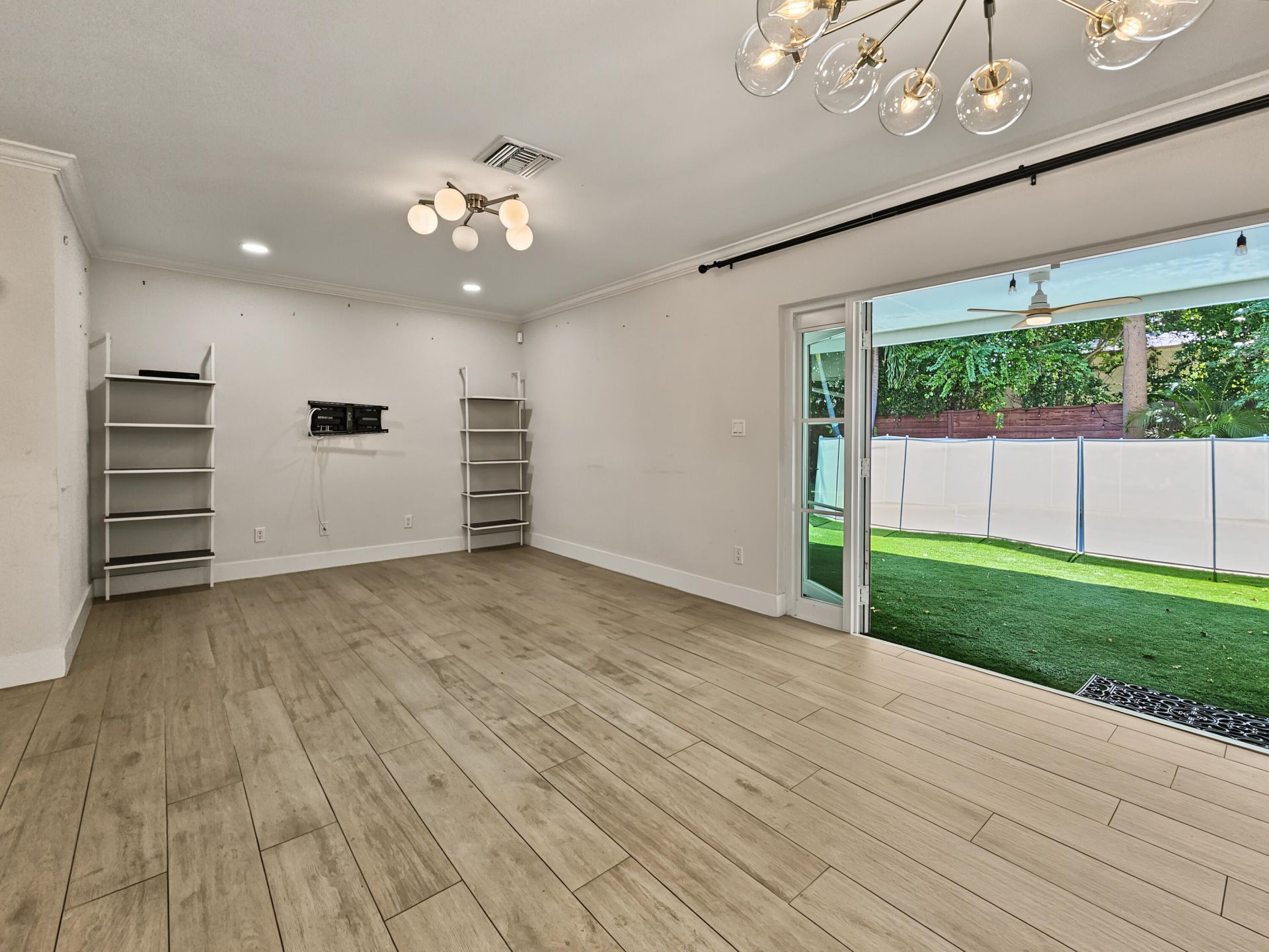 2411 S Olive Avenue, West Palm Beach, FL 33401 Photo